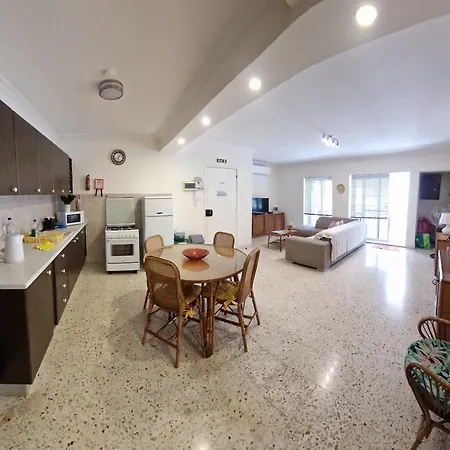 Side Seaview St Pauls Bay *