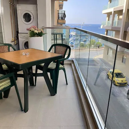 Side Seaview St Pauls Bay 아파트