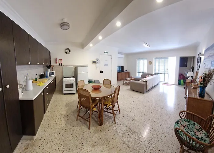 Side Seaview St Pauls Bay *